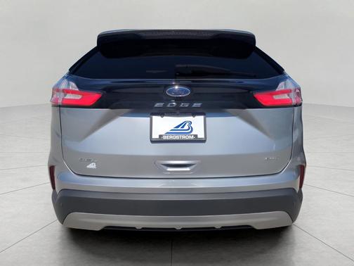 ICONIC SILVER 2022 Ford Edge SEL