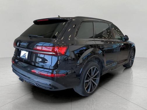 2021 Audi Q7 55 Premium Plus