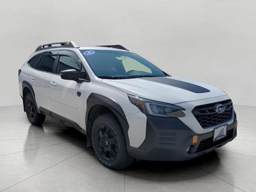 Crystal White Pearl 2022 Subaru Outback Wilderness