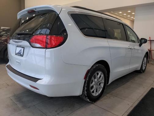 2020 Chrysler Voyager LXI