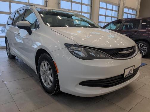 2020 Chrysler Voyager LXI