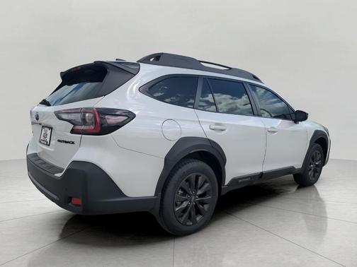 Crystal White Pearl 2025 Subaru Outback Onyx Edition