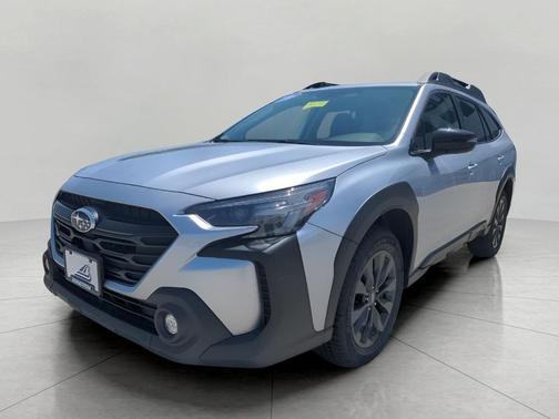 Ice Silver Metallic 2025 Subaru Outback Onyx Edition