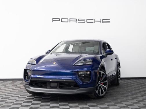 Gentian Blue Metallic 2025 Porsche Macan 4S