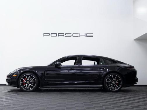 2022 Porsche Panamera 4S Executive