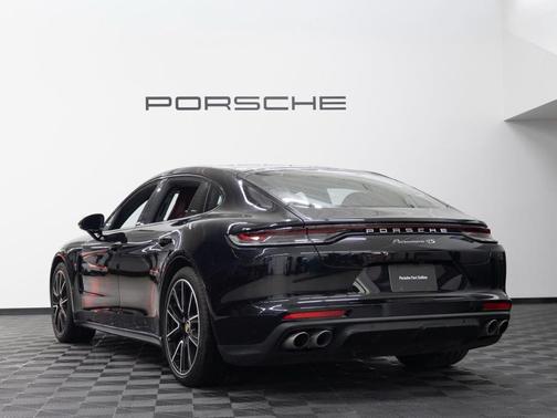 2022 Porsche Panamera 4S Executive