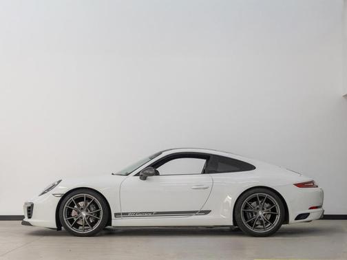 2018 Porsche 911 Carrera