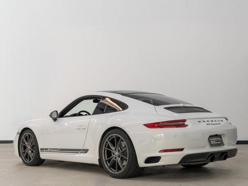 2018 Porsche 911 Carrera