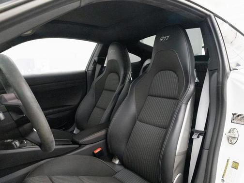 2018 Porsche 911 Carrera