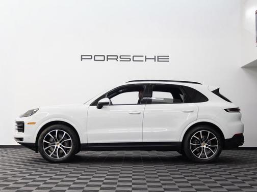 2024 Porsche Cayenne Base