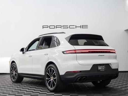 2024 Porsche Cayenne Base