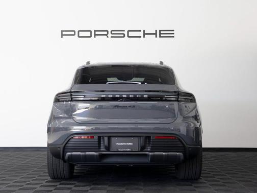 2025 Porsche Macan 4S
