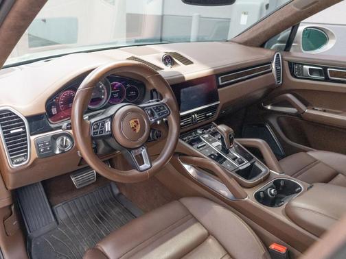 2022 Porsche Cayenne Turbo Coupe AWD