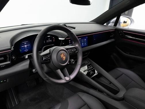 Ice 2026 Porsche Macan 4