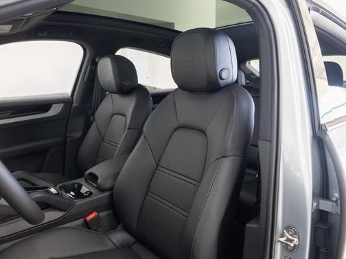 2026 Porsche Cayenne AWD