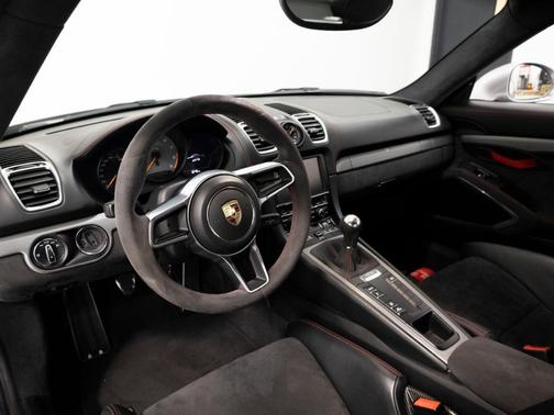 GT Silver Metallic 2016 Porsche Cayman GT4