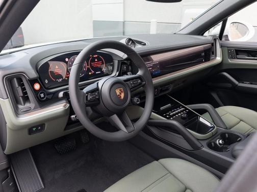 2025 Porsche Cayenne AWD
