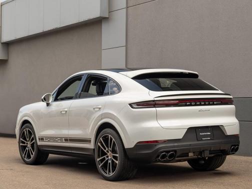2025 Porsche Cayenne AWD