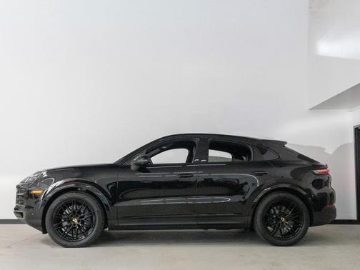 2025 Porsche Cayenne AWD