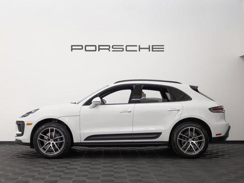 2025 Porsche Macan Base
