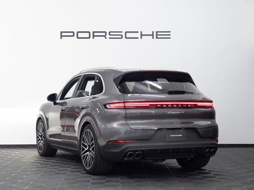 Quartzite Grey Metallic 2026 Porsche Cayenne S