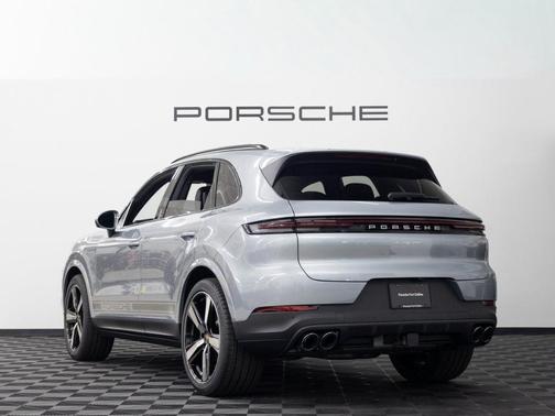 Dolomite Silver Metallic 2026 Porsche Cayenne Base