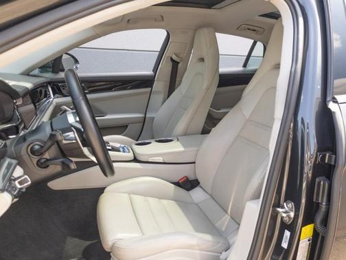 2018 Porsche Panamera 4S