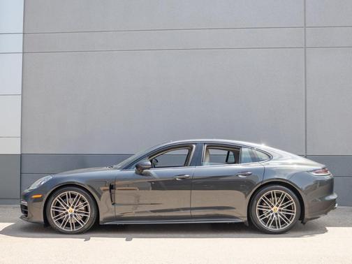 2018 Porsche Panamera 4S