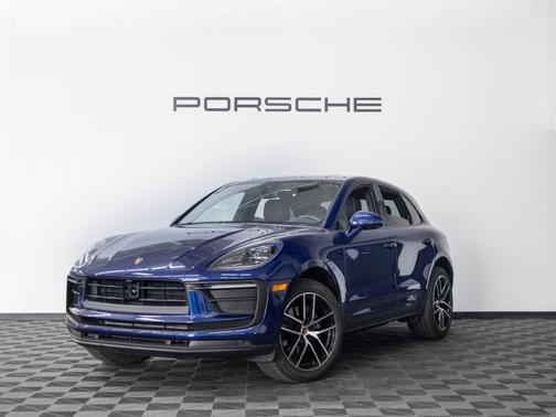 Gentian Blue Metallic 2025 Porsche Macan Base