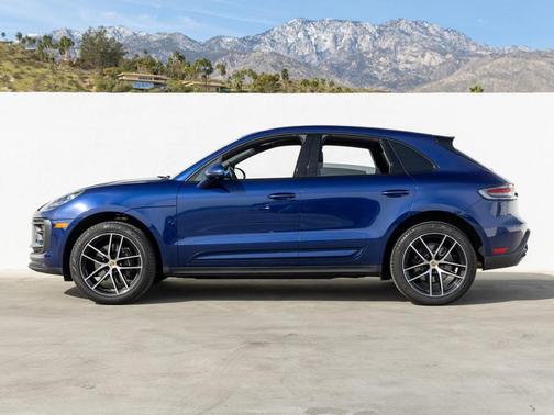Gentian Blue Metallic 2025 Porsche Macan Base