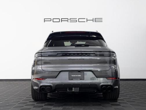 2025 Porsche Cayenne GTS
