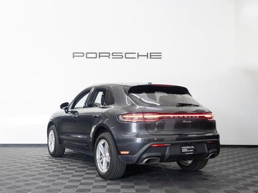 Volcano Gray Metallic 2025 Porsche Macan Base