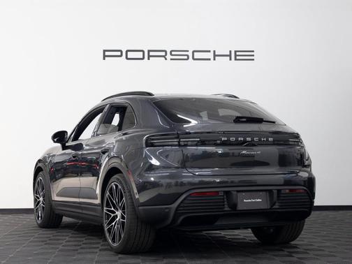 2026 Porsche Macan 4
