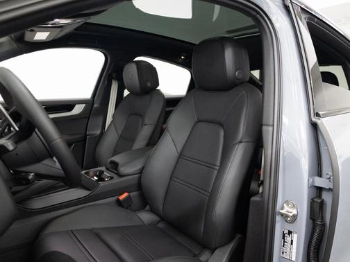Arctic Grey 2026 Porsche Cayenne AWD