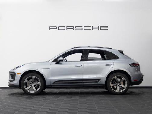 2025 Porsche Macan Base