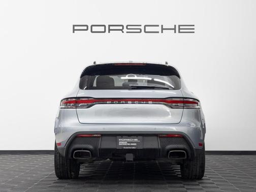 2025 Porsche Macan Base
