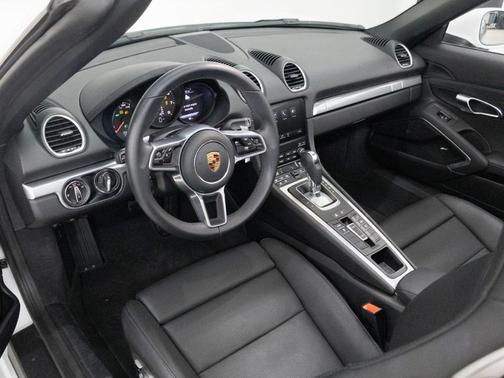 2025 Porsche 718 Boxster Base
