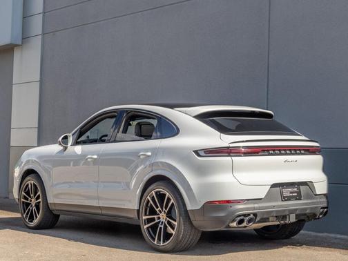 2024 Porsche Cayenne AWD