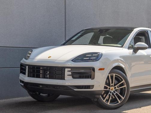 2024 Porsche Cayenne AWD
