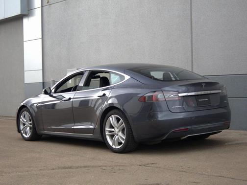 2015 Tesla Model S 85D