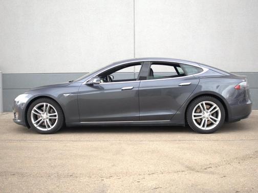 2015 Tesla Model S 85D