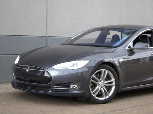 2015 Tesla Model S 85D