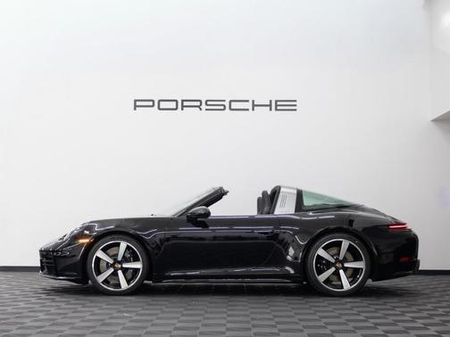 2026 Porsche 911 Targa 4S