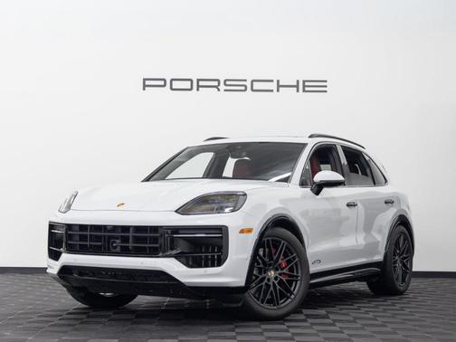2025 Porsche Cayenne GTS