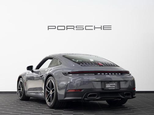 2025 Porsche 911 Carrera