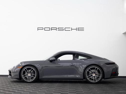 2025 Porsche 911 Carrera