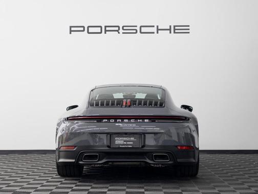2025 Porsche 911 Carrera