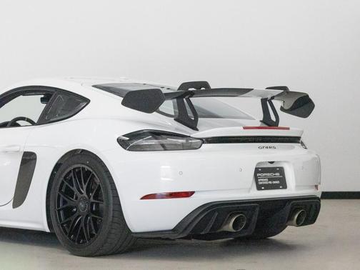 2024 Porsche 718 Cayman GT4 RS