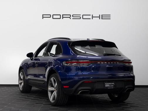 2025 Porsche Macan Base