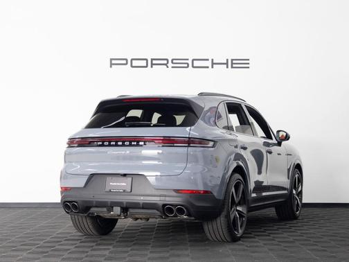 Arctic Grey 2026 Porsche Cayenne S
